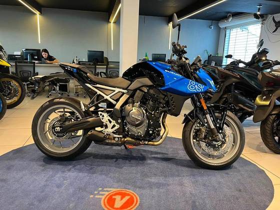 SUZUKI GSX-8S 